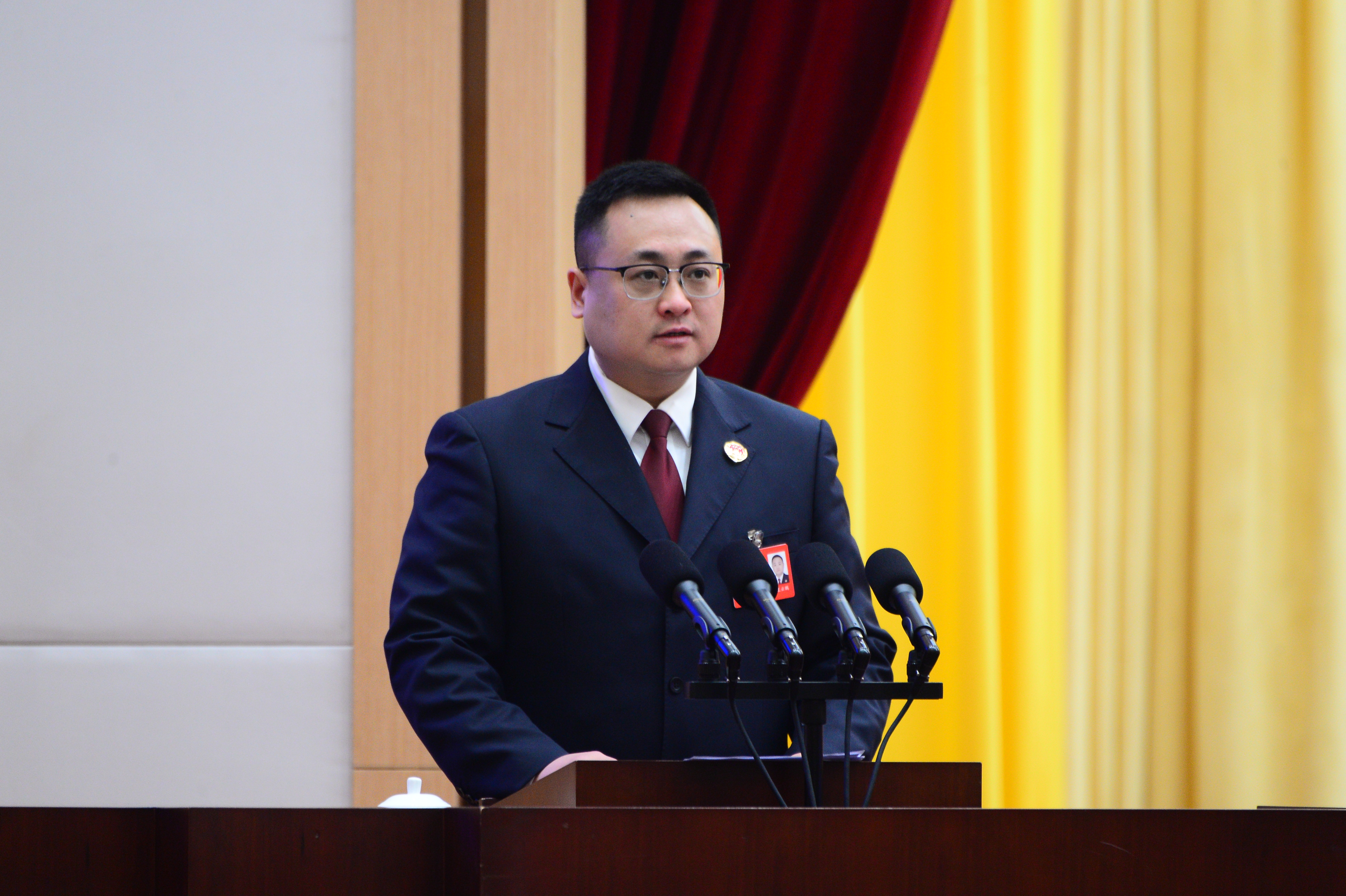 秀山县检察院党组书记、检察长王云鹏在县第十八届人民代表大会第七次会议上作工作报告
