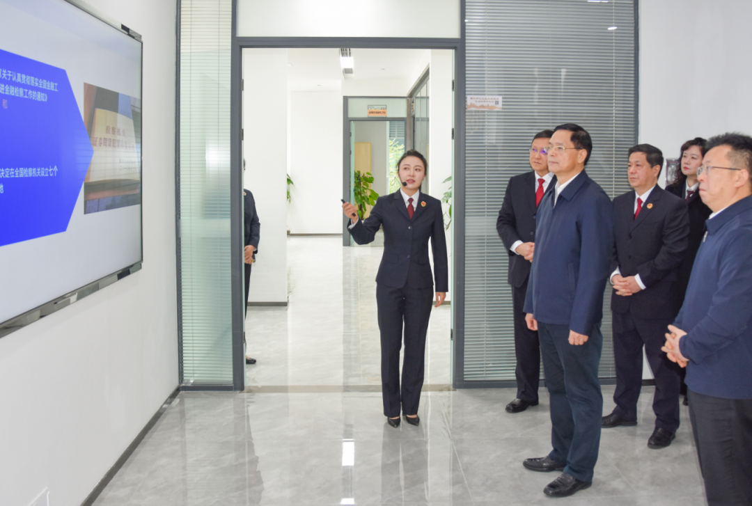 莫恭明调研服务保障市场化、法治化、国际化一流营商环境建设情况